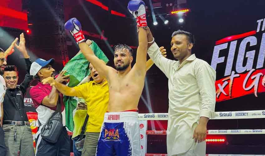 Pakistani boxer Shaheer Afridi promotes peace by gifting Kartarpur soil to Indian opponent after victory