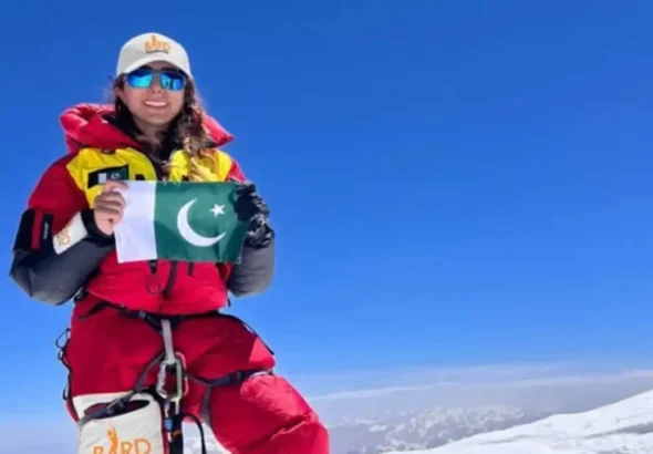 Pakistani mountaineer Naila Kiani summits the world’s third-highest peak, Kangchenjunga